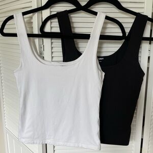Set of 2 Old Navy Women's Black White Double layer crop Tank Tops top
